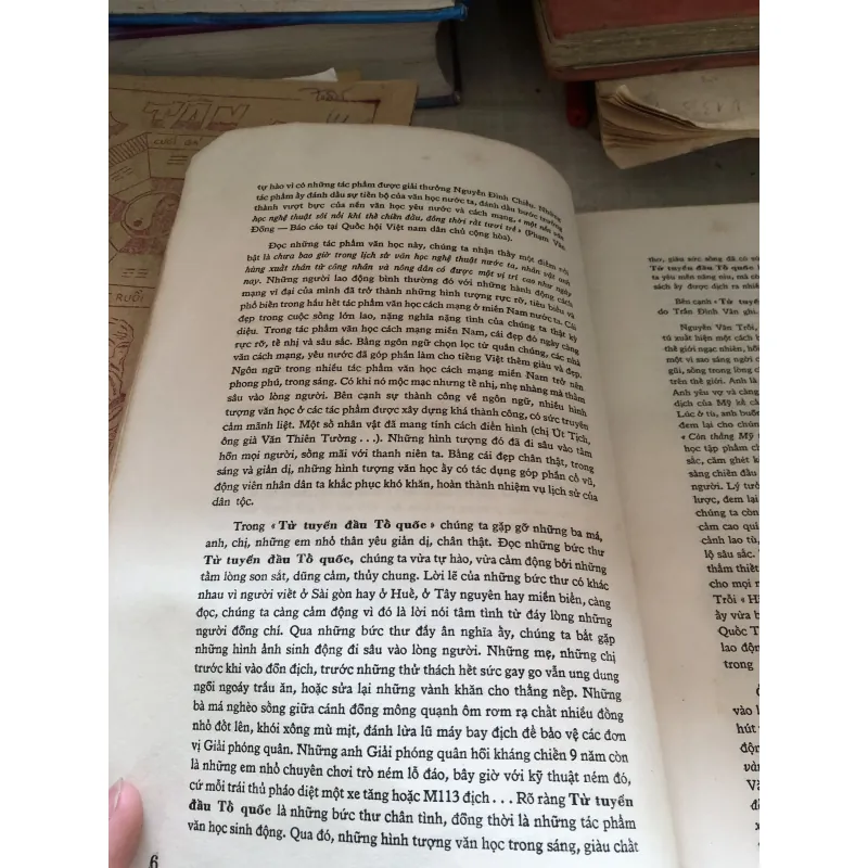 Truyện ký cách mạng miền Nam 1001043