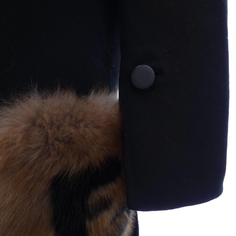 Áo khoác FENDI 635169