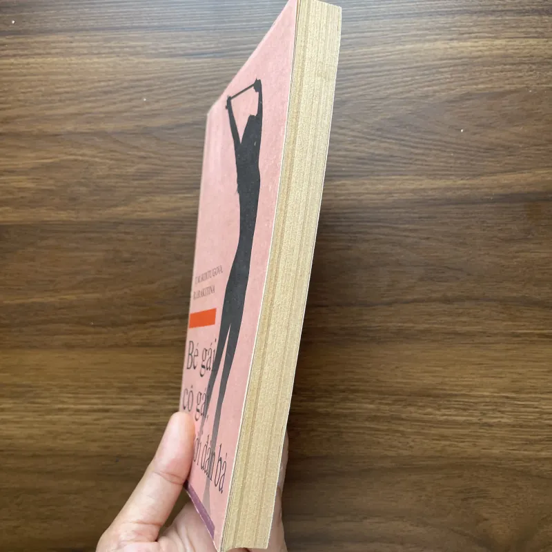 Bé gái, cô gái, người đàn bà 1000372