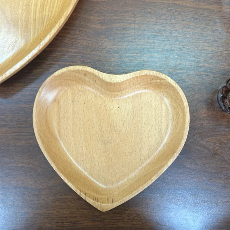 Decor dĩa gỗ hình trái tim (tặng thêm quà thông như hình)  680006