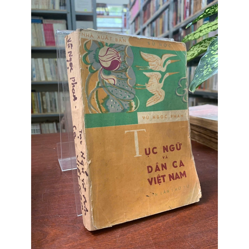 TỤC NGỮ VÀ DÂN CA VIỆT NAM - VŨ NGỌC PHAN 519624