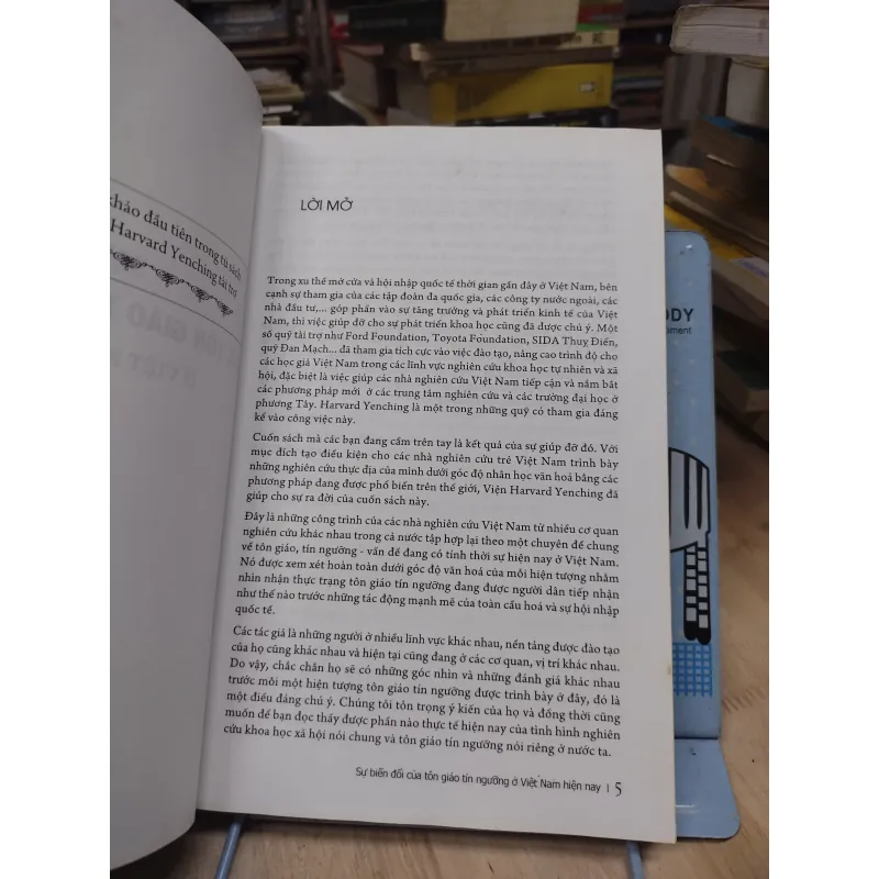 Sách: Sự biến đổi của Tôn giáo tín ngưỡng ở Việt Nam hiện nay (B2) 796762
