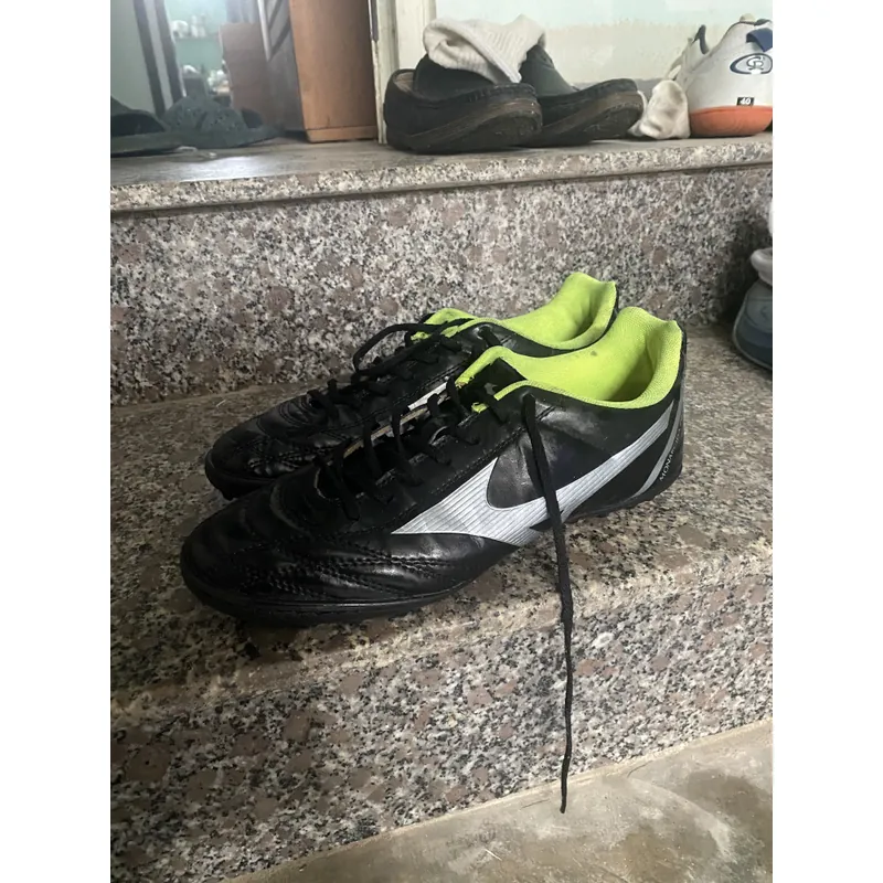 Giày đá bóng mizuno sz 43 715310