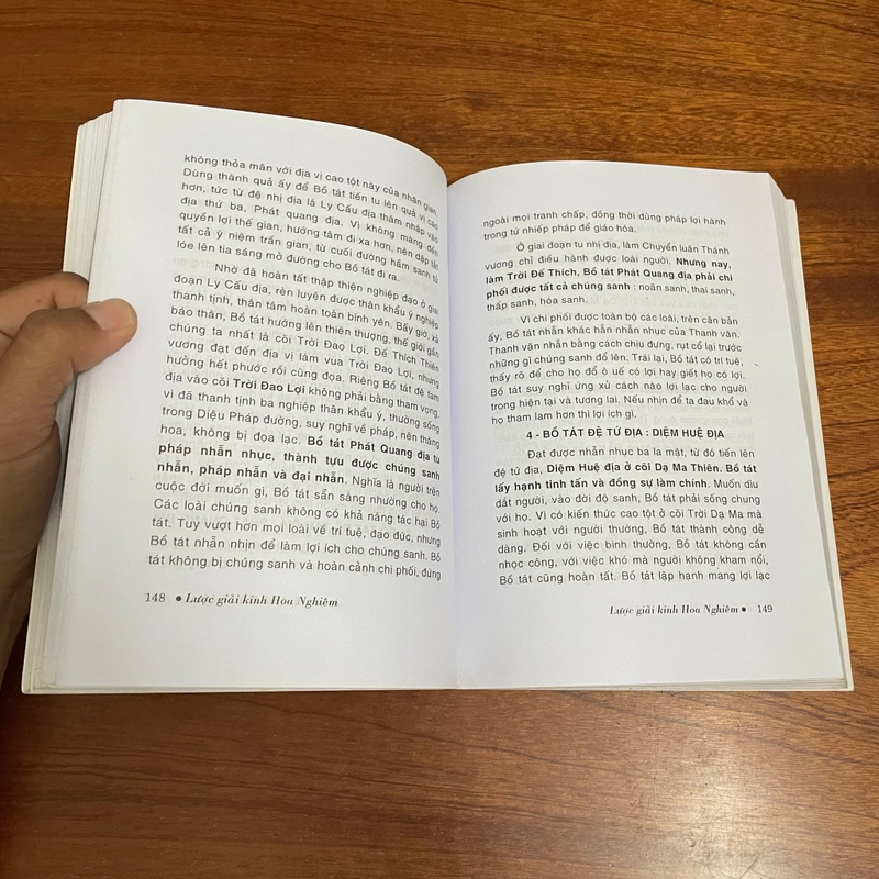II Tựa sách: Lược Giải Kinh Hoa Nghiêm - HT. Thích Trí Quảng - PL. 2548. 2004 493434