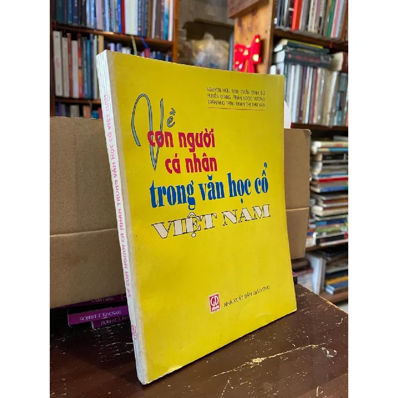 Về con người cá nhân trong văn học cổ Việt Nam - nhiều tác giả 606088