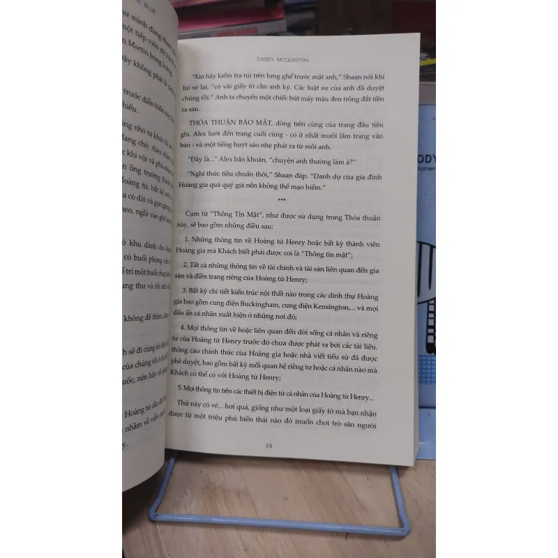 Sách: Red white & Royal Blue - TG: Casey McQuiston (B3) 1027092