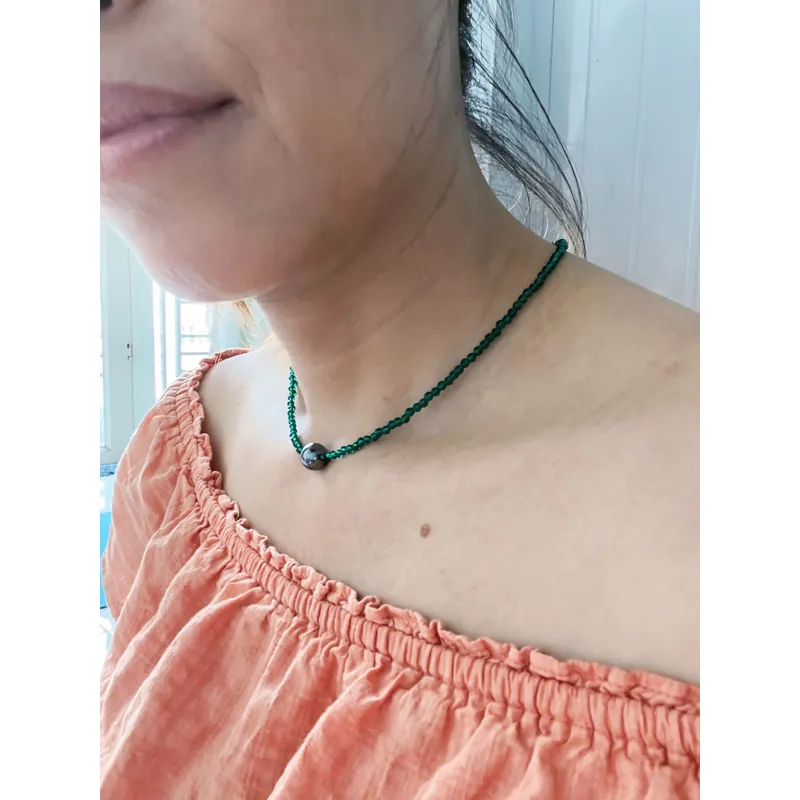 Vòng đeo cổ đá cắt giác , viên chủ là đá Hematit màu xám 680495