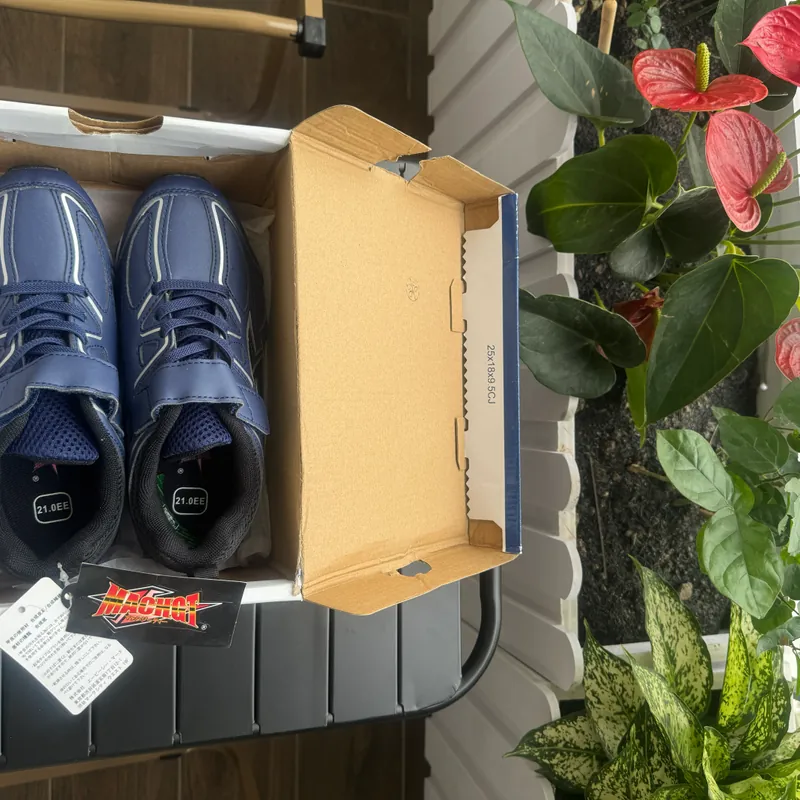 Giày thể thao bé trai 562209