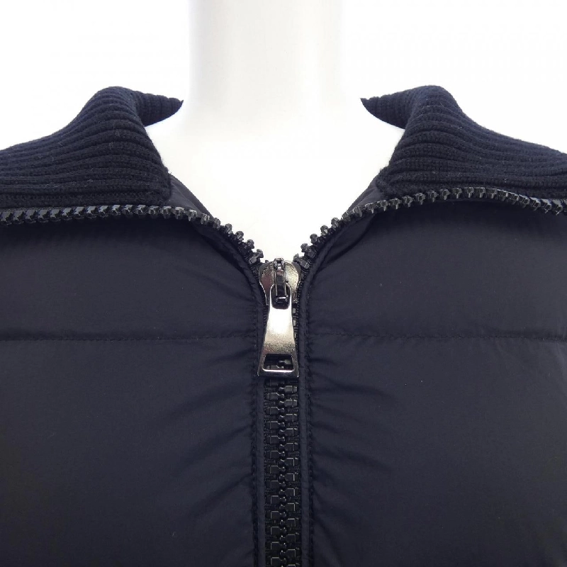 Áo khoác lông vũ MONCLER 642077