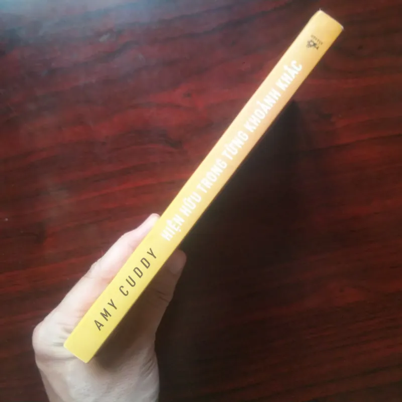 [Sách Kỹ Năng] Hiện Hữu Trong Từng Khoảnh Khắc (Amy Cuddy) 933054