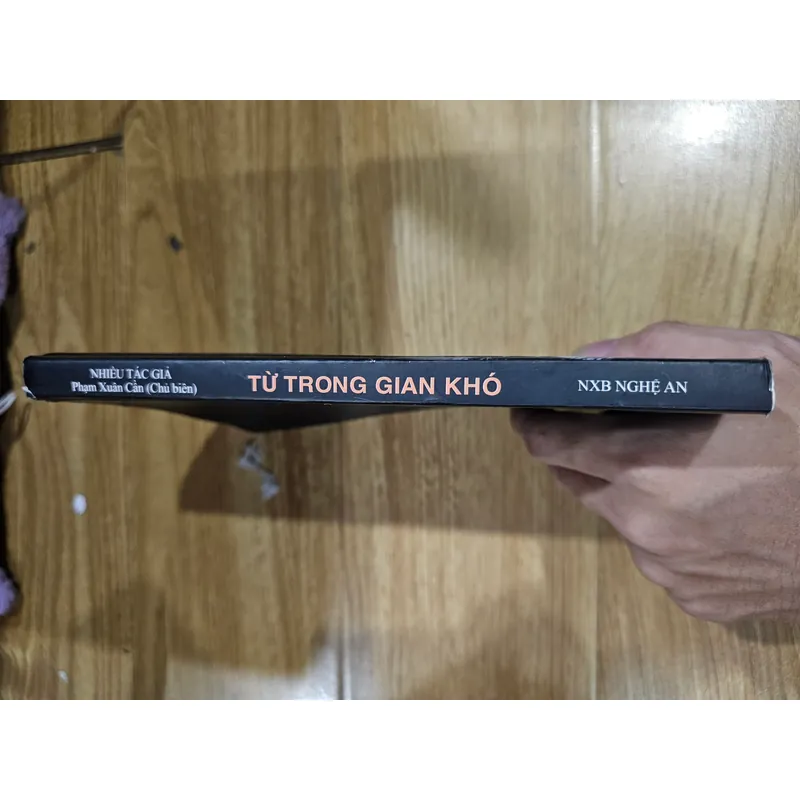 Từ trong gian khó 
 694576