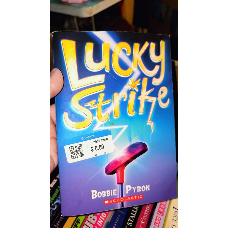 Ngoại văn tuổi tên - LUCKY STRIKE 493024