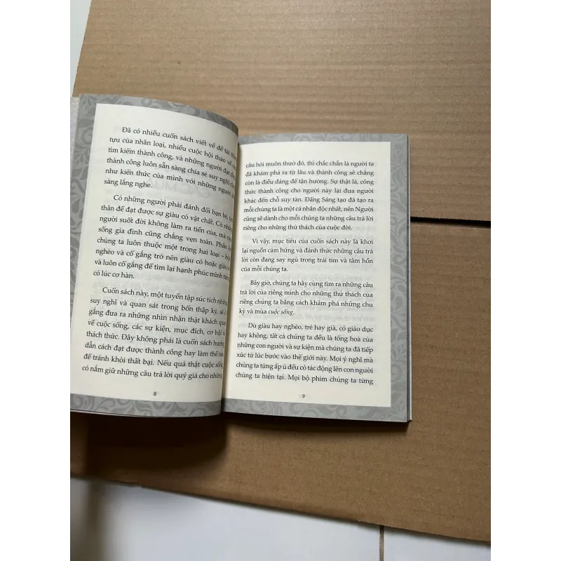 Bốn mùa cuộc sống + Châm ngôn ngày mới (sách 2 trong 1) 784189