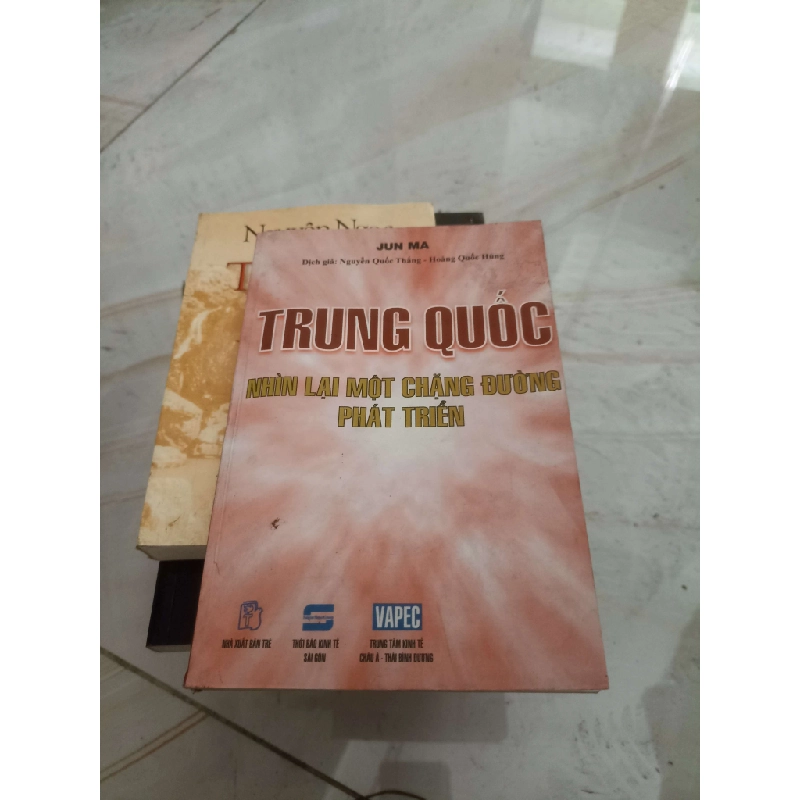 Trung Quốc nhìn lại một chặng đường phát triển - Jun Ma (Sách lịch sử - triết học) VAVO 1028711