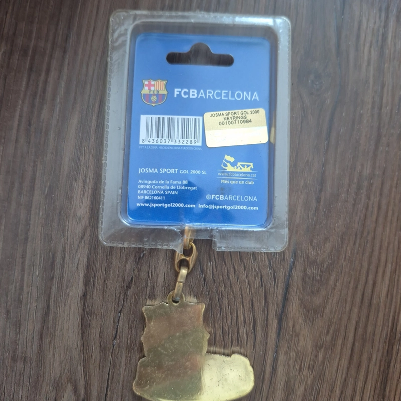 🏟️ Móc Khóa FC Barcelona – Phiên Bản Camp Nou Vàng Rực Hào Quang 🏟️ 499052
