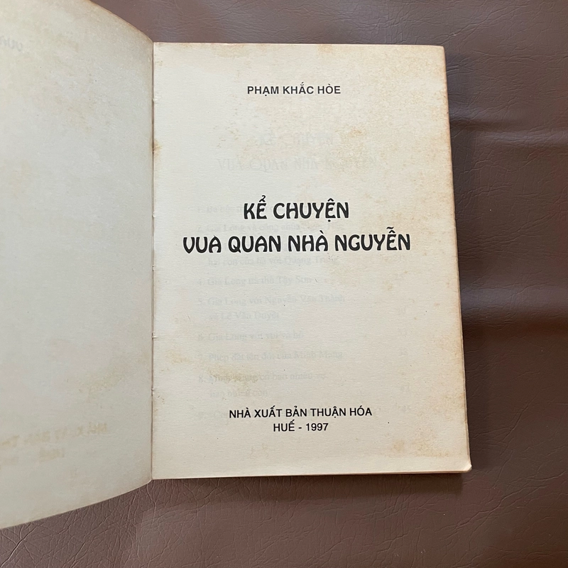 II Sách Lịch Sử: Kể Chuyện Vua Quan Nhà Nguyễn - Phạm Khắc Hoè - 1997 495648