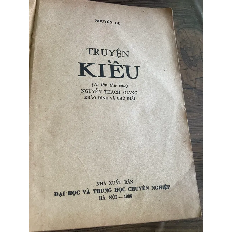 Truyện Kiều; Nguyễn Thạch Giang khảo đính và chú giải;minh họa của các danh họa 574765