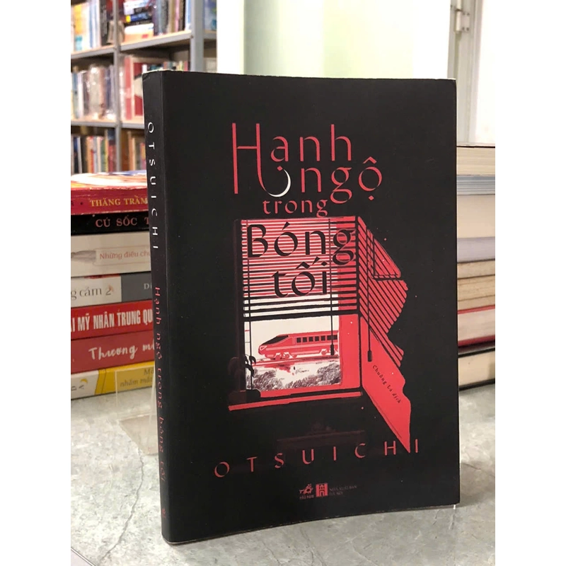HẠNH NGỘ TRONG BÓNG TỐI - OTSUICHI 475703