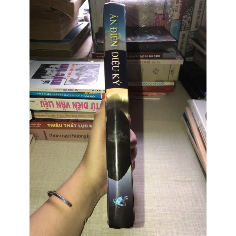 Ân Điển Diệu Kỳ-Nhiều Tác Giả 935199