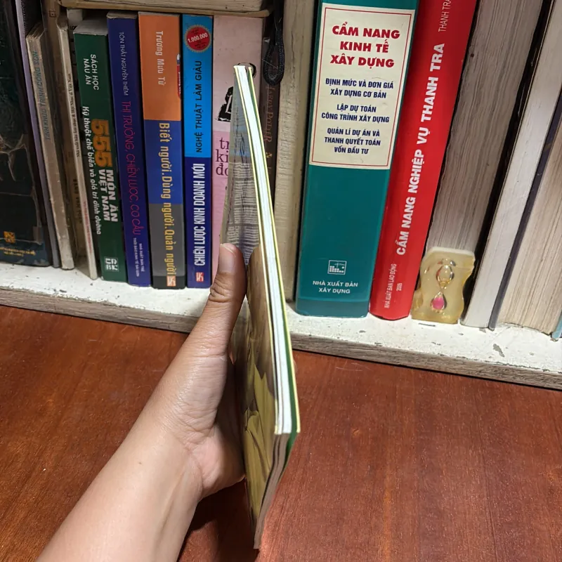 II Tác Giả Và Tác Phẩm: Tô Hoài, Nhà Văn Của Mọi Lứa Tuổi - Nguyễn Văn Tùng - 2011 801138