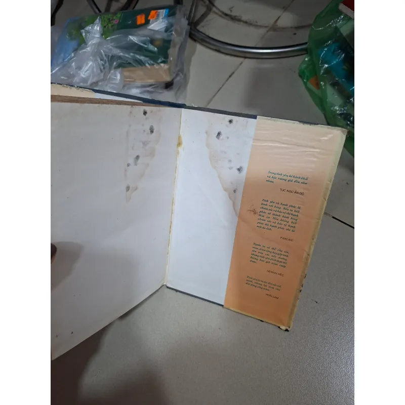 Tuyển tập thơ tình bốn phương 957758