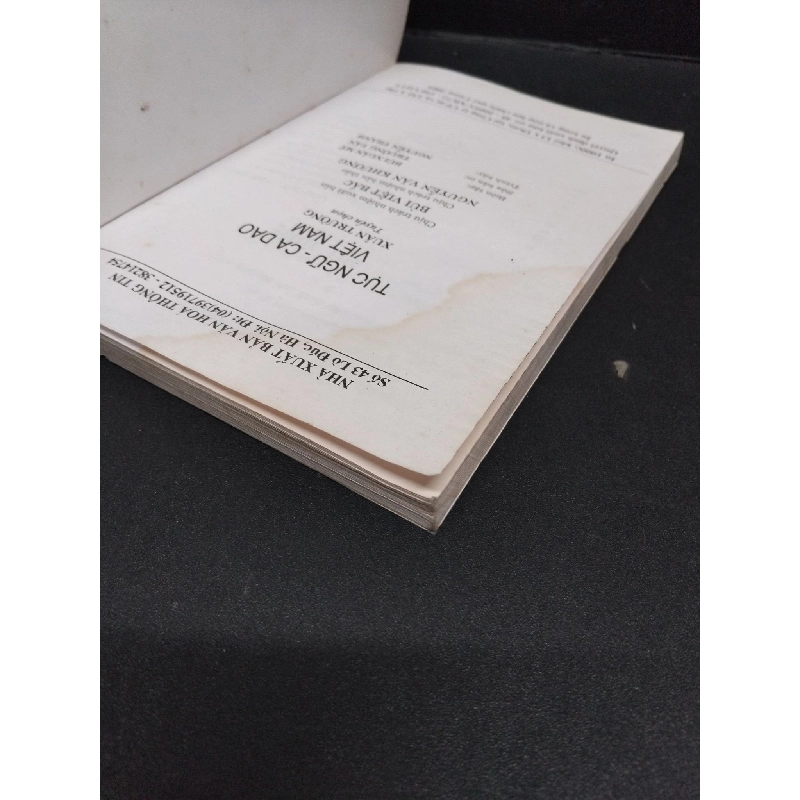 Tục ngữ - Ca dao Việt Nam mới 60% ố bẩn, ẩm có chữ ký dán nhãn bìa 2009 HCM2809 VĂN HỌC 917181