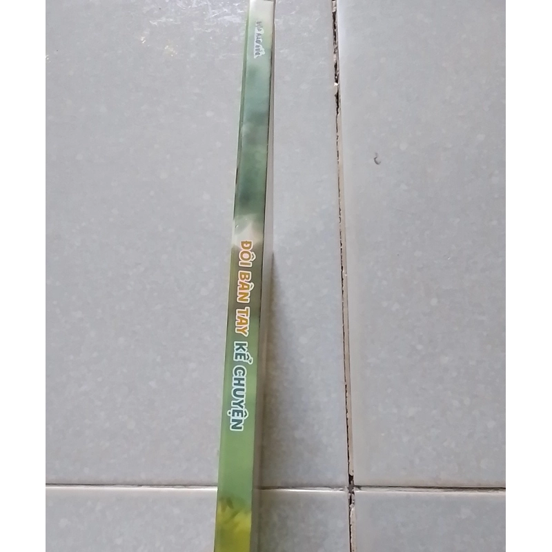 ĐÔI BÀN TAY KỂ CHUYỆN (20 bài thơ kết hợp trò chơi tương tác với đôi bàn tay) 498218