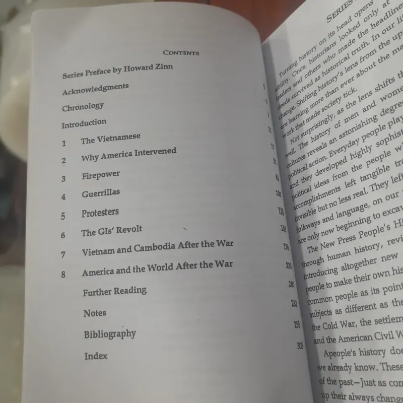 Jonathan Neale - A PEOPLE'S HISTORY OF THE VIETNAAM WAR 591726