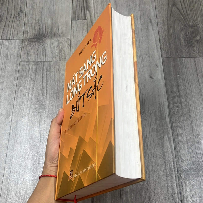 Mắt sáng lòng trong bút sắc. 2a5 527884