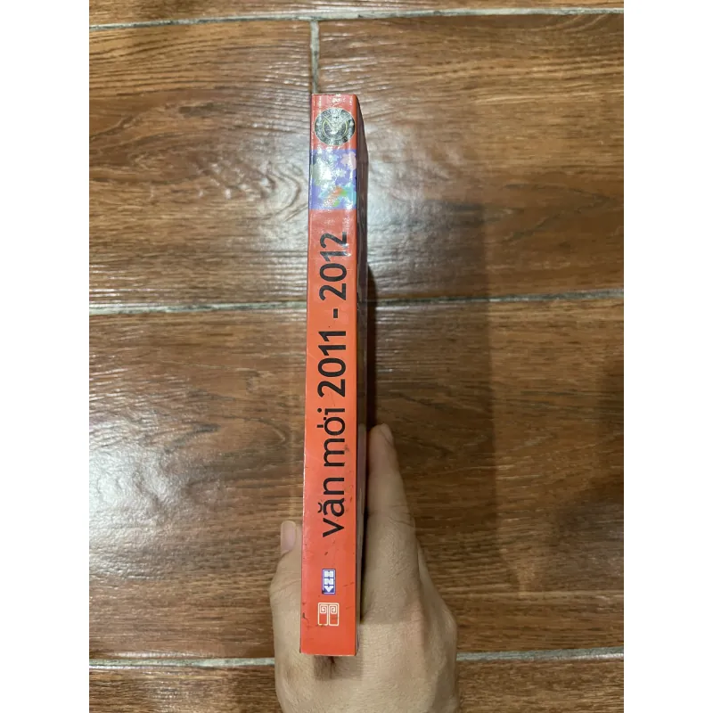 Văn mới 2011-2012 - Tuyển văn xuôi của tác giả mới và tác giả đang được mếm mộ (6) 930895