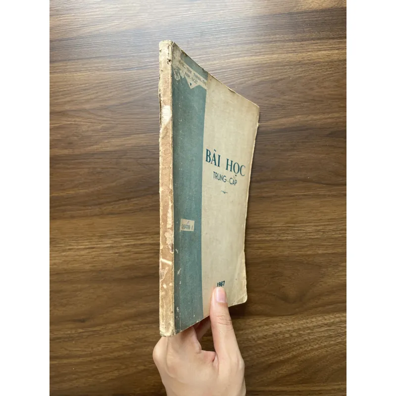 Bài học Trung Cấp quyển 1 1020528