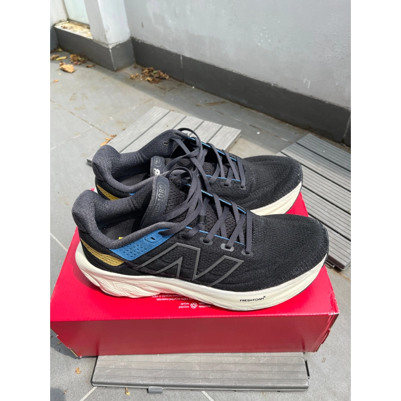 Giày chạy bộ nam New Balance EU44 màu đen 527576