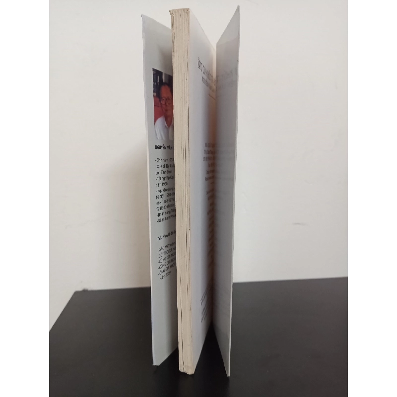 Ông Già Khốt-ta-bít Đến Việt Nam (2009) - Nguyễn Văn Lân Mới 90% HCM.ASB2601 913210