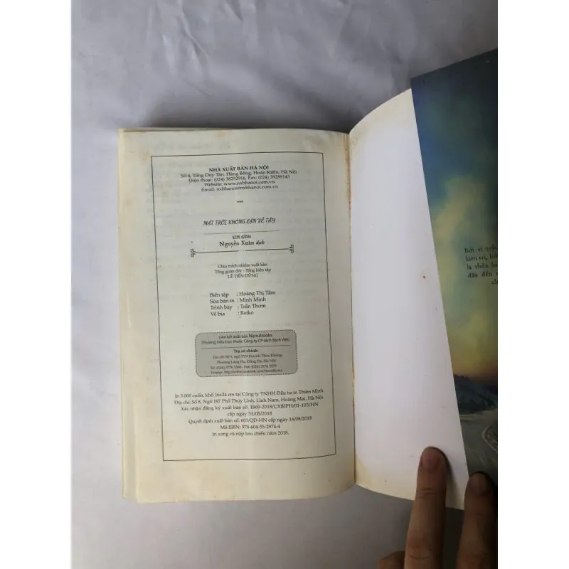 Mặt Trời Không Lặn Về Tây - Kim Bính 789508