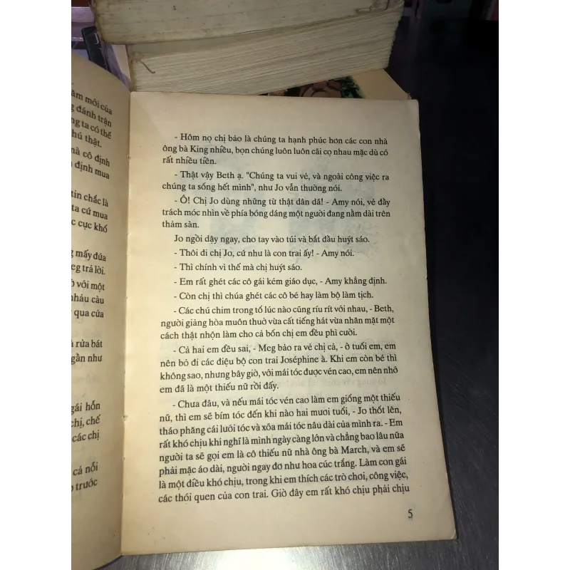 Bốn cô con gái nhà bác sĩ March - Louisa May Alcott 976579