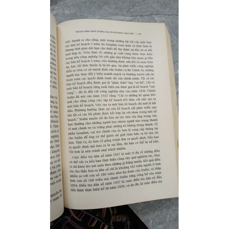 TẠI SAO CÁC QUỐC GIA THẤT BẠI - TRẦN THỊ KIM CHI 738804