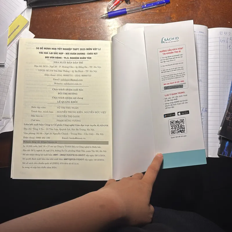 Sách 50 đề minh hoạ THPT môn lí ( Moon Book ) 925457