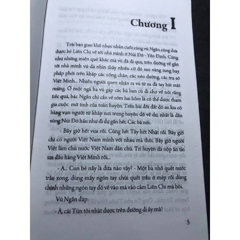 Lửa Kinh Đô mới 80% ố có dấu mộc và viết nhẹ trang đầu 2010 Hà Khánh Linh HPB0906 SÁCH VĂN HỌC 914716