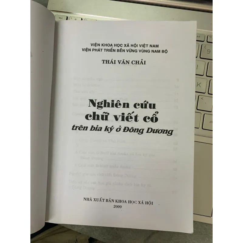 NGHIÊN CỨU CHỮ VIẾT CỔ TRÊN BIA KÝ Ở ĐÔNG DƯƠNG - THÁI VĂN CHẢI 709420