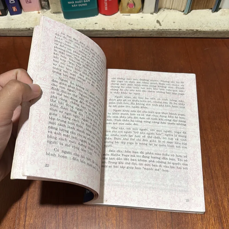 II Thể Dục Sức Khoẻ: 10 Bài Yoga Thông Dụng - Lê Thành - 1999 782396