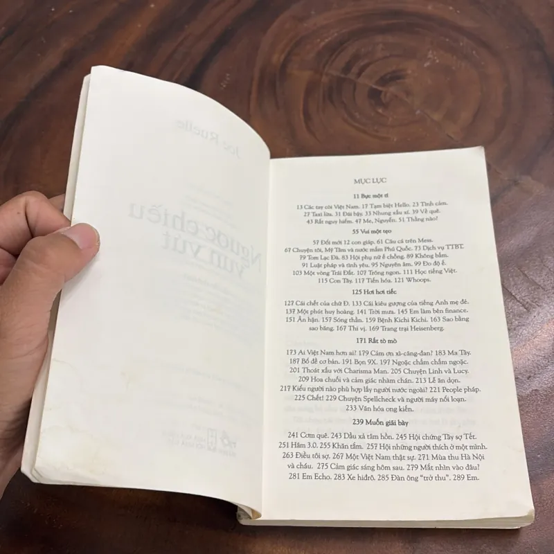 II Sách Hay: Ngược Chiều Vun Vút - JOE RUELLE - 2012 990767