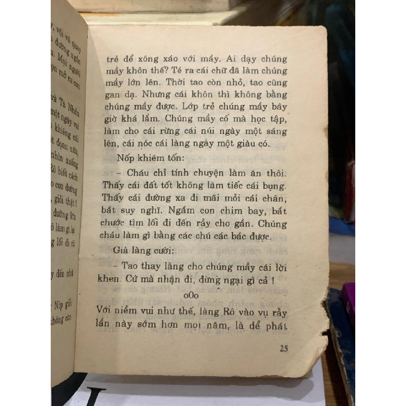Mùa Hoa Quế - Tập Tản Văn Đặc Sắc Của Họa Sĩ Huỳnh Văn Mỹ 779529