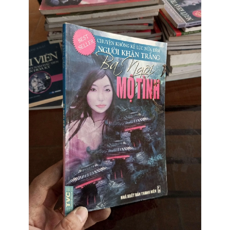 Ba ngôi mộ tình - Người Khăn Trắng 2011 (Truyện kinh dị) VAVO1304-A0 1012248