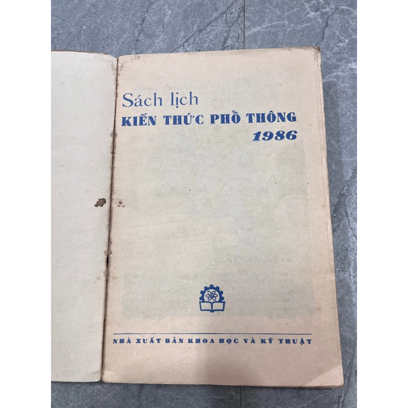 SÁCH LỊCH KIẾN THỨC PHỔ THÔNG 388996