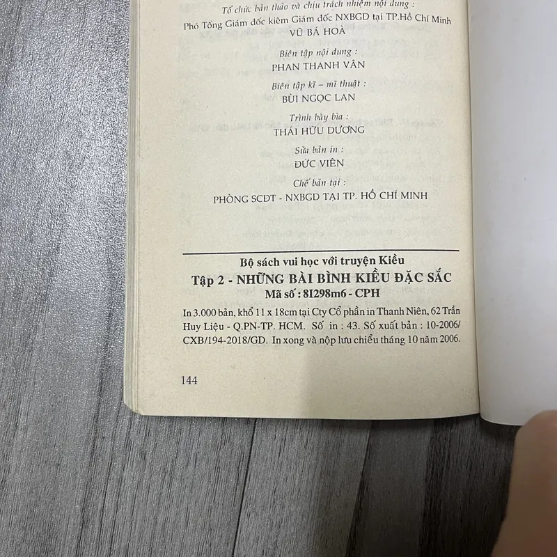 Những bài bình Kiều đặc sắc. 6a4 737084