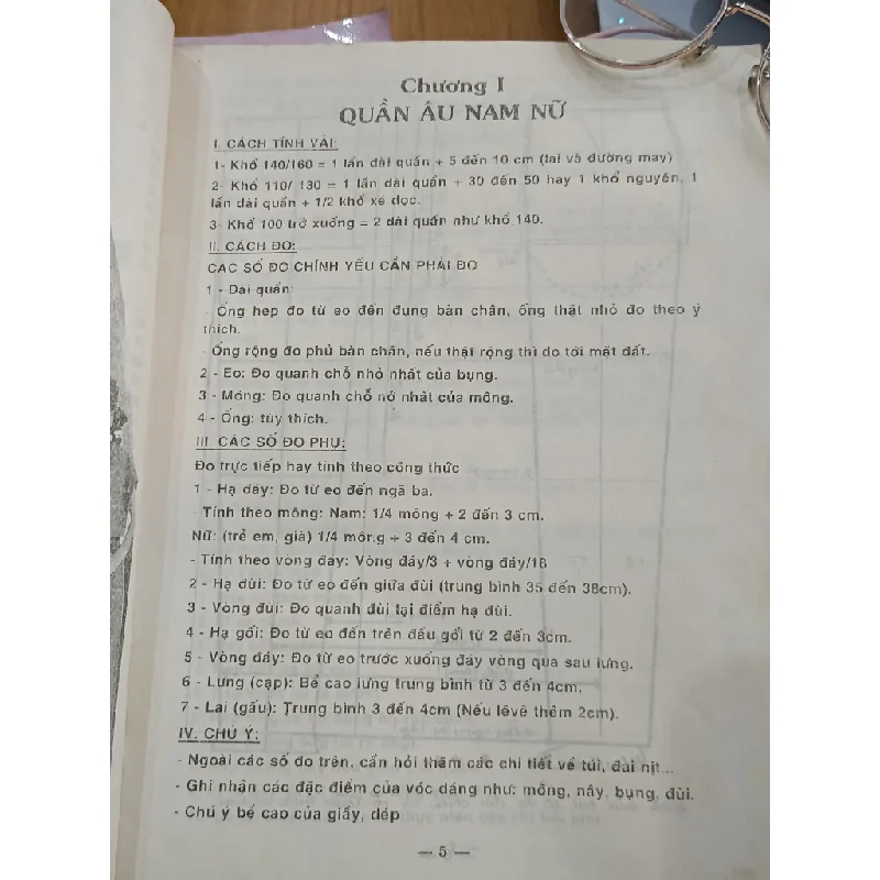 Tự học cắt may thời trang mới - Huyền Trân 553163