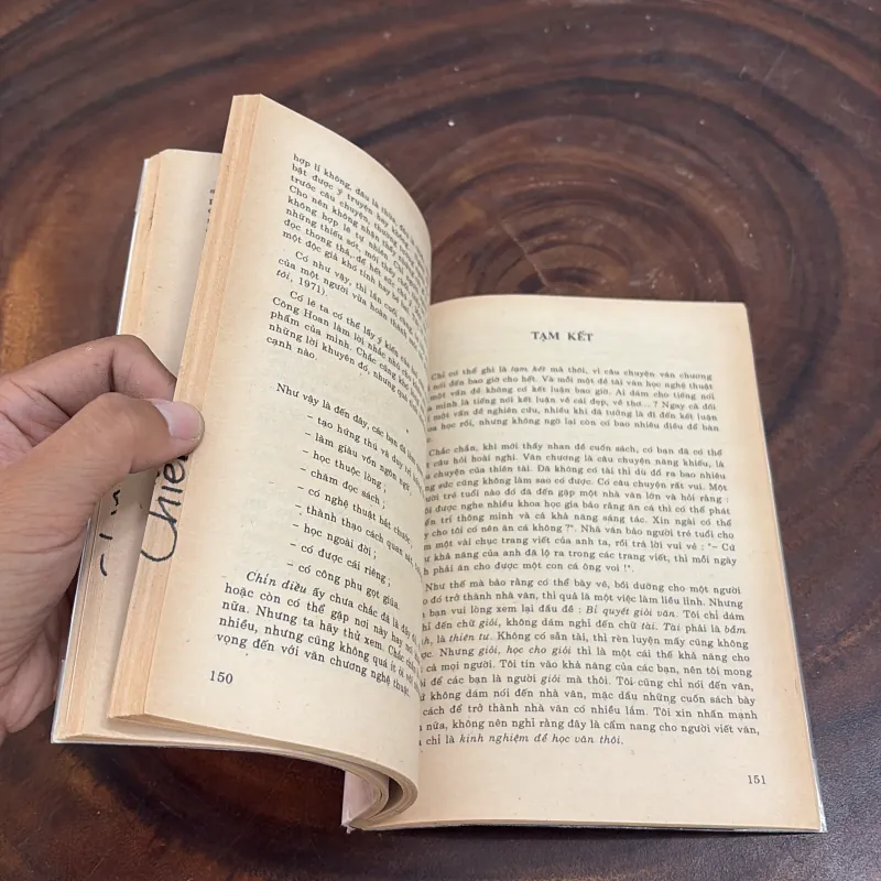 II Văn Học: Bí Quyết Giỏi Văn - Vũ Ngọc Khánh - 2005 1010386