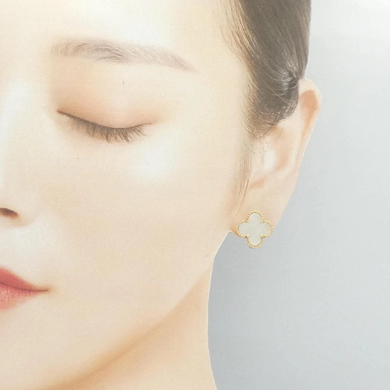 Bông tai Van Cleef & Arpels Vintage Alhambra - Hàng hiệu Authentic 844425