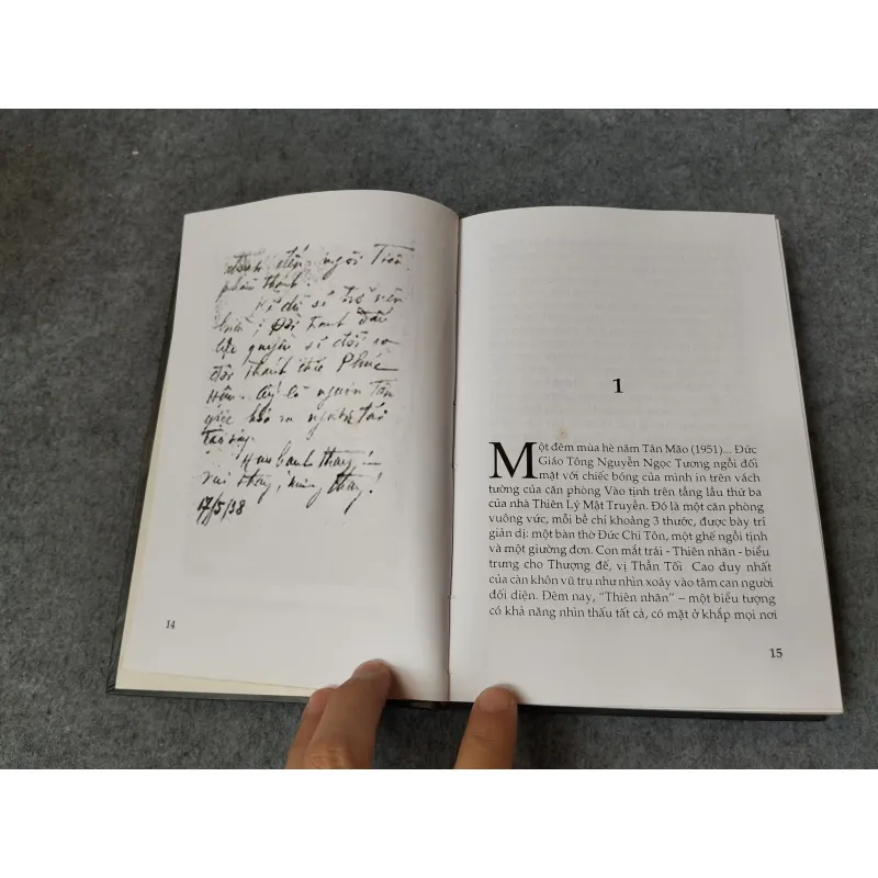 ĐÊM TRẮNG CỦA ĐỨC GIÁO TÔNG - TRẦM HƯƠNG 718835