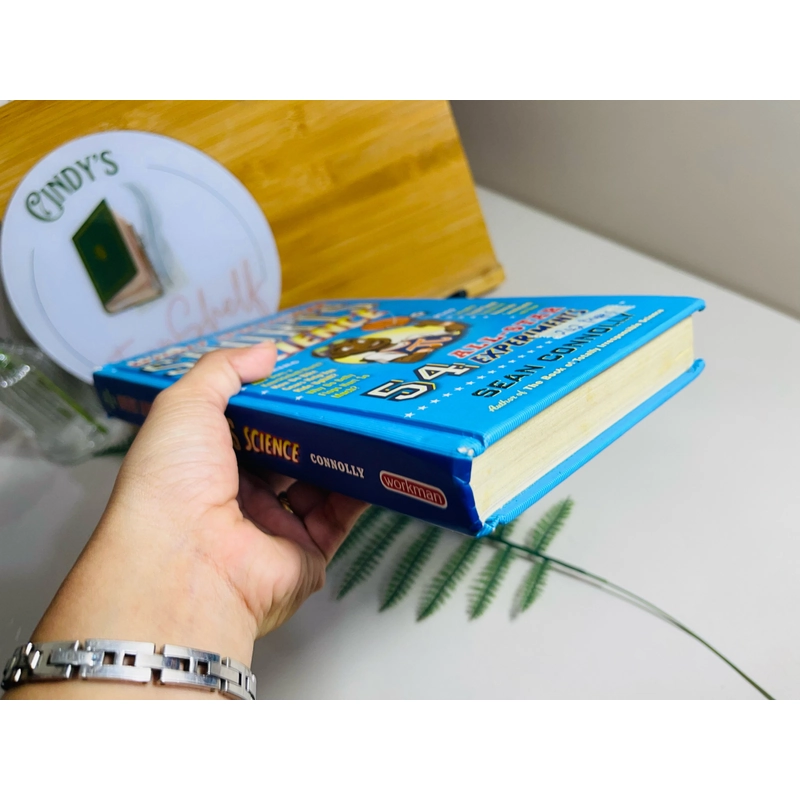 [Sách 2hand từ US] Like new 90% - The Book of Wildly Spectacular Sports Science  473008